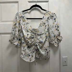 V neck floral spring Abercrombie top